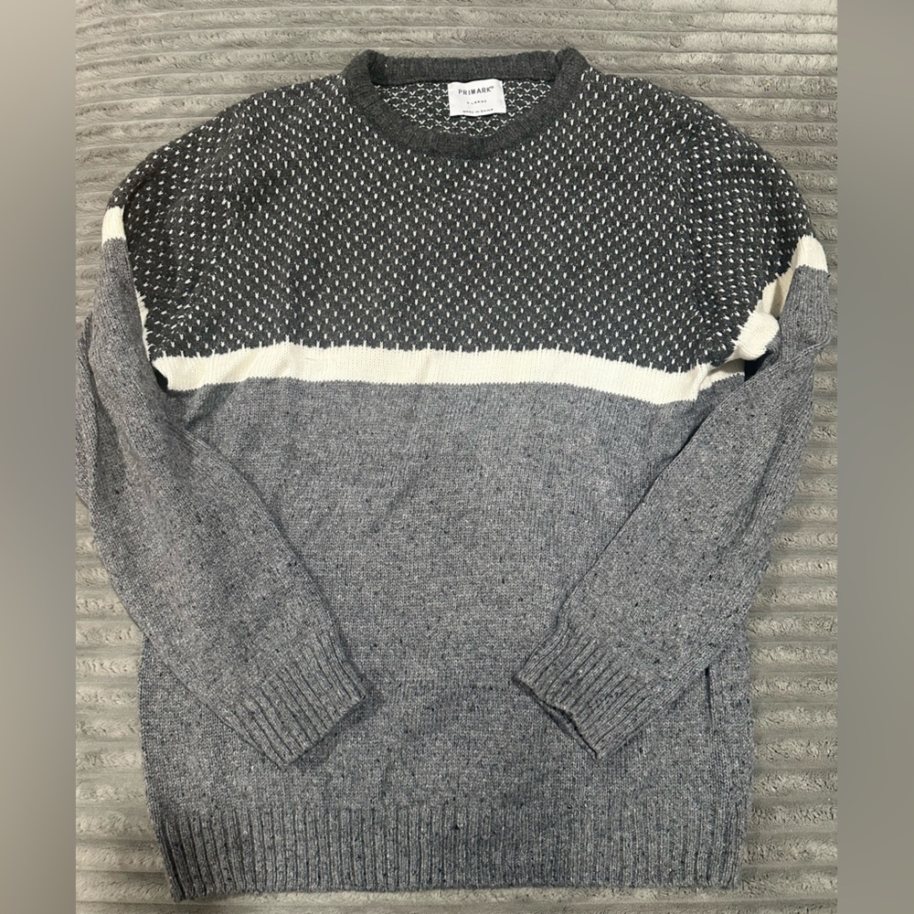 Primark Crewneck Sweater. Size XL
